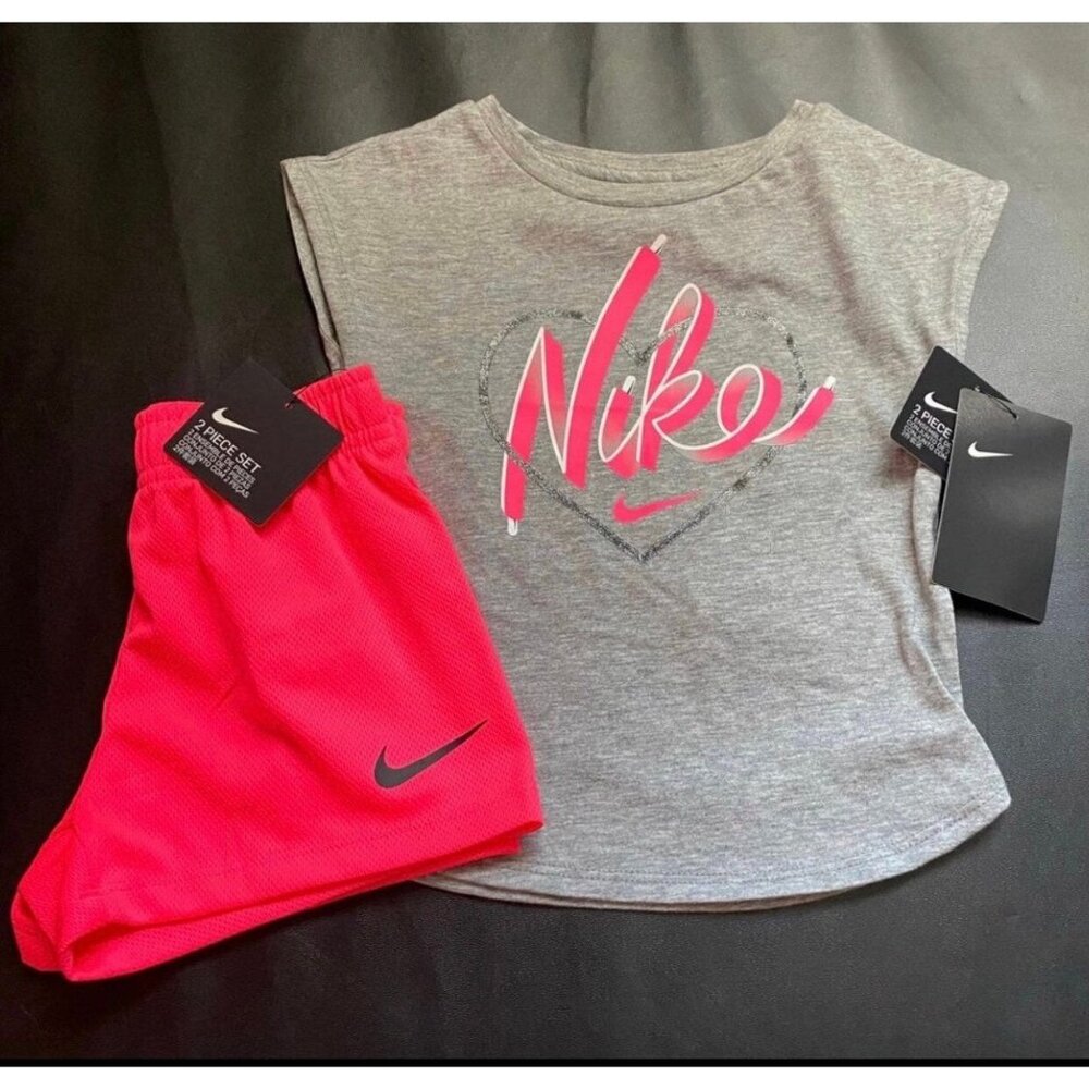 NWT Nike Glitter Athletic Set Girls Size 3T